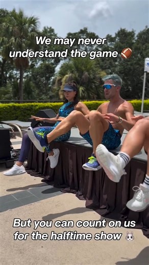 Halftime energy, #AquaZumba edition 🌊 💙 🎼 : "NUEVAYoL" by @badbunnypr 📸 : @jiwonlim_official, @zes.jojo, & @richard.go | Zumba Instructor Network - ZIN