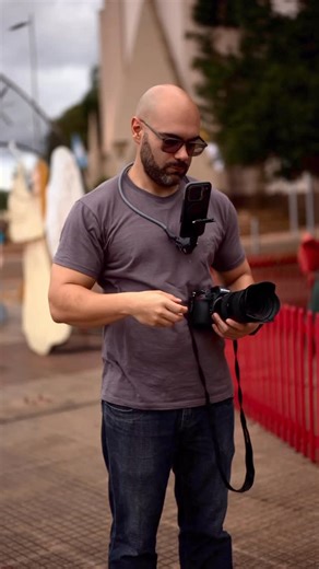 Fotografo en Posadas - Franco Moray on Instagram: "Este soporte magnético para teléfono es un game-changer para grabar videos estilo POV increíblemente estables 📱✨ Se engancha fácil, queda firme y me permite grabar sin complicaciones. Si querés el link del soporte + accesorios de foto y video que uso, comentá “soporte” y te lo mando por mensaje privado 😉 #fyp #viral #tech #smartphoneaccessories #coolgadgets"