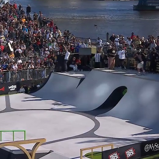 Street League Skateboarding on Instagram: "🤯 @jaggereaton kicks off the Men's Super Crown Final with a bang! 9.6!"