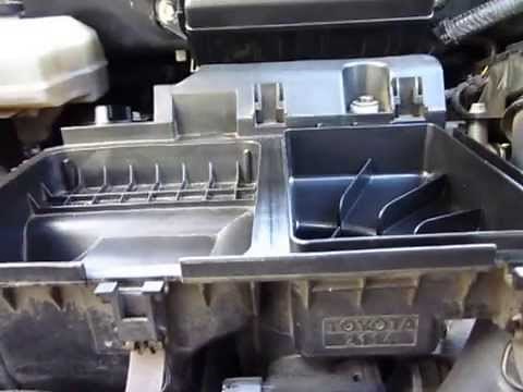 Toyota Prius (2004-2009) throttle plate cleaning and air filter change