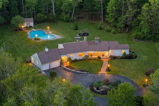 15 Lockwood Ln, Topsfield, MA 01983 - MLS 73505697 - Coldwell Banker
