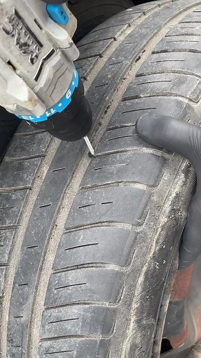 32K views · 349 reactions | Comment reparer une crevaison  #voiture #cleanautosurfacebook #produit #astuce #tuto | Lesastucesdeclean | Facebook