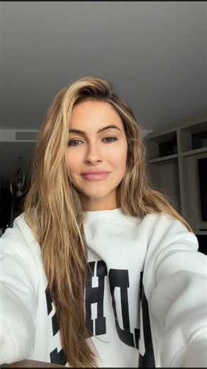 Chrishell on Instagram: "Hopefully this helps! ♥️♥️♥️"