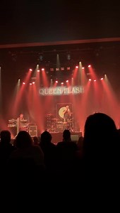 Here's a better mix of Naomie's guest performance with us on Dec 4th at Le Club Dix-30. | Queen Flash