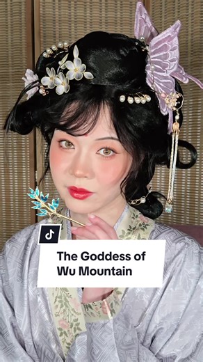 would you climb a mountain to eat the Yaocao? 🫣 Art: c豆腐脑c（有课版） on Xiaohongshu 💖 Wearing: Ruohe Jiaoling Shan - Nuwa Hanfu (discontinued im sorry gang) Hair Accessories: Nuwa Hanfu Foundation: Tirtir Blush & Contour: Florasis Eyeshadow: Florasis Lipstick: Peripera Ink Velvet & Daiso lip gloss Eyebrow: Anastasia Beverly Hill Pencil Mascara: Heroine Make Long Up Eyeliner: Flower knows #mythology #chinese #hanfu #mingdynasty #goddess