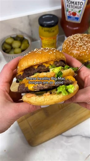 This 10 minute Big Mac Recipe is SO GOOD A few tweaks and it’s about double the protein and lower the kcals and only takes 10 minutes @bitebackrecipes for more recipes like this Try this macrofriendly version and you will not be dissapointed Ingredients for one: 200g of 5% lean mince 2 light cheese squares 1 low calorie bun burger bun cut into 3 Salt / pepper / onion powder 10g of lettuce Shredded lettuce 10g of raw onion Couple of gherkins Sauce: 1 tosp of light mayo, 1 heaped tsp of low sat ke
