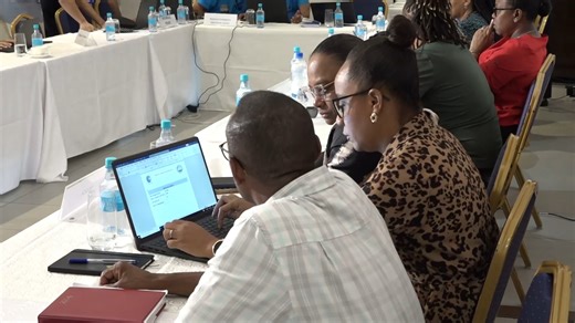 🔴 𝐑𝐞𝐩𝐨𝐫𝐭𝐚𝐳: Plizyer Lazans sekirite ek servis piblik ti zwenn pour en ‘table-top exercise’ lo tsunami. | SBC - Seychelles Broadcasting Corporation