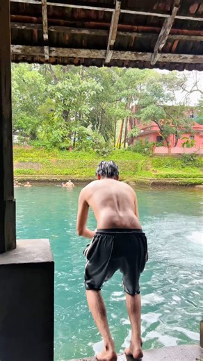 “Discover Chala Bhagavathi Temple in Kannur, Kerala – an ancient temple dedicated to Goddess Badrakali, with a stunning blue temple pond (Koneru). This peaceful spot goes viral every monsoon for its beauty and tranquil vibes. Perfect for devotional trips, swimming, or exploring North Kerala’s hidden gems. Tag the friends you’d love to take on a Kerala trip!”Kerala templesChala Bhagavathi TempleBadrakali Temple KeralaKannur templesAncient temples KeralaTemple pond KeralaNorth Kerala travelMonsoon