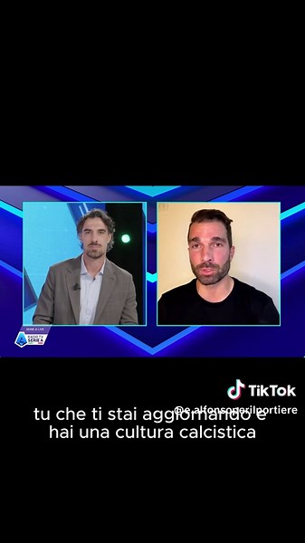 Oggi ho avuto il piacere di essere ospite in una trasmissione RadioTvSerieA, invitato dal mio amico ed ex compagno **Manuel Pascali** e da **Andrea Consales**. Abbiamo parlato del mondo dei portieri, concentrandoci in particolare su **Milinković-Savić** e sul grande momento che sta vivendo, con **6 rigori parati negli ultimi 10**. Da lì si è aperto un bel confronto sul tema delle **emozioni e dell’autoefficacia del portiere**, aspetti mentali ed emotivi fondamentali per chi vive quel ruolo speci