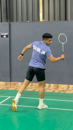 𝐀𝐊𝐀𝐒𝐇 𝐉𝐊 | 𝐁𝐀𝐃𝐌𝐈𝐍𝐓𝐎𝐍 𝐂𝐎𝐀𝐂𝐇 on Instagram: "SIMPLE DRILL TO IMPROVE YOUR BACKHAND ☝️"