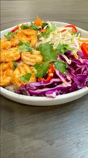 🌿 Vietnamese Shrimp Salad with Rice Noodles 🦐