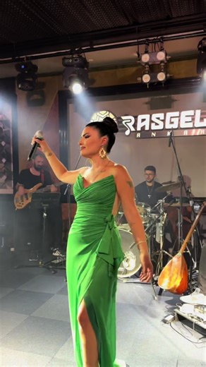 Duygu Kutlu'nun Yeni Şarkısı: Bana Sor