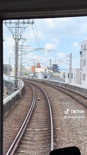 【前面展望】近鉄京都線 京都から東寺へ。見所は、京都駅を出たところにあるダブルクロスポイントと急カーブの組み合わせです。設置に関しては、かなり難しい設計だったと思われます。 #鉄道 #電車 #近鉄 #京都線 #ダブルクロスポイント #急カーブ #京都 #日本 #前面展望 #cabview #train #trains #kintetsu #kyotoline #kyoto #japan #doublecrosspoint