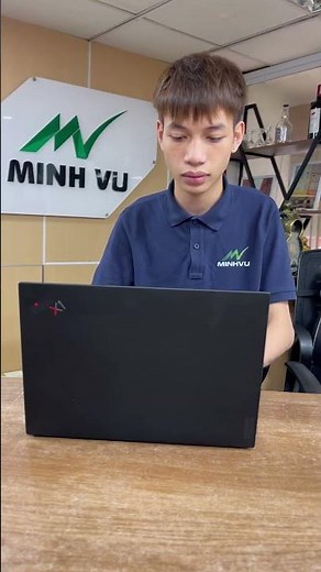 With 20 million VND to buy a Lenovo laptop, should I choose the Thinkpad E14 Gen 7 or the Thinkbo...