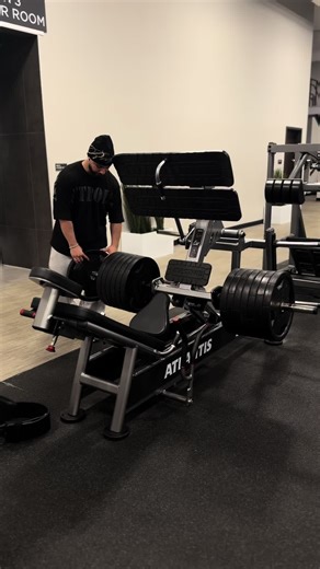 Light Workout Challenge: Throwing Plates with Fun