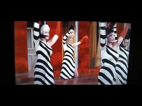 The Incredibly Strange Creatures (1°loop) 1964. Song Theme Movie