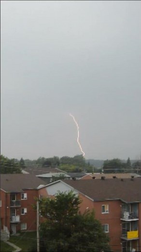 Most Insane Lightning Strike Caught On Camera