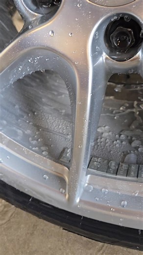 Wheel Armor and Wheel Armor Extreme in action! Protect your wheels, keep your wheels from fading, fight brake dust, make cleaning your wheels much easier and faster! One bottle does multiple vehicles! Used by over 1000 detailers around the country! 🤝 🇺🇸 Made in the USA 🇺🇸 Premium Professional detailing products when only the best will do, you won’t find products like this at an auto parts store! 😎 https://dura-coating.com/collections/ceramic-coatings/products/wheel-armor-nano-coating #whee