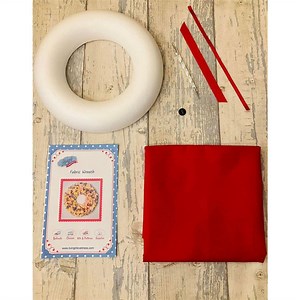 Living in Loveliness Red Poppy Wreath Kit