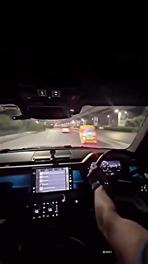 Defender110 vs BMW #defender #bmw #dragrace #defendersofficial