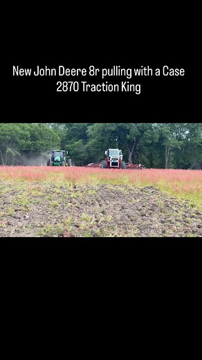 Our Case 2870 Traction King pulling a 28 foot harrow along side our newer 8r pulling a ripper roller. Classic big tractor power at its best! @bigtractorpower | TPF Cotton Harvesting