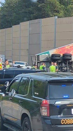 semi truck an 4wheeler wreck in Georgia. I -75 - traffic stopped for 2+ hours