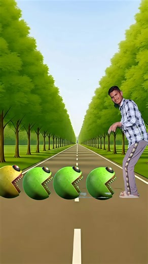 I jump on monster Pac Man vs big monster Pac Man game over 😁_shorts #vfx #magic #kids #viral #pacman