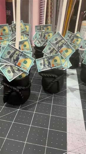 Custom 8” cake and money bag Cake pops #cake #cakedecorating | Toya Che'rise Sweets LLC