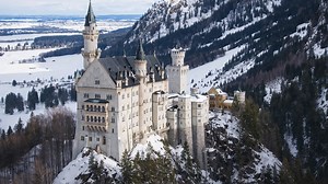 Why was this castle built here?