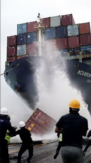 Container Falls Spectacularly into the Harbor #fail