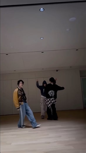 RODEO DANCE CHALLENGE ( heeseung at the end ) #enhypen #niki #badalee #heeseung #fyp #engene #enha