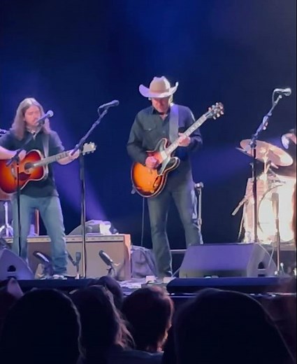 Lukas Nelson live “All the Pretty Horses” (solo) Austin 2025 night 3 of 3