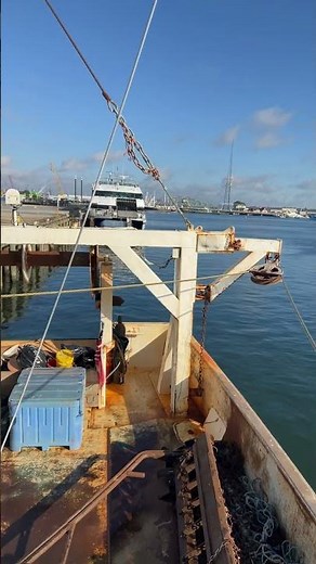 Scallop boat fv Cameron Scott getting new cable ￼