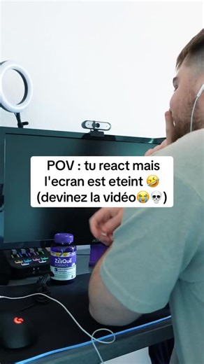 Qwunt on Instagram: "POV : tu react mais l'écran est eteint 🤣🤣🤣🤣 Il react dans le vide ou je reve la ? 💀💀💀😭😭😭 Essayez de deviner la video en commentaire ??😂😂😂😂 Et voila encore Valouzz qui doit payer... quel rat ce Inoxtag 💀💀💀😂😂😂😂 Au final c'est ce bon vieux Michou qui regale😋😋😋😋 Faut vraiment l'aider il commence a imaginer les videos dans sa tete svp😭😭😭💀💀💀 #valouzz #inoxtag #crouton #michou #react #pov"