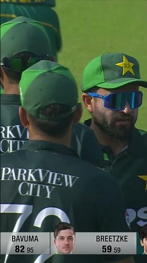 Direct hit and there's the breakthrough! ⚡Temba Bavuma has to depart 🏏 #3Nations1Trophy | #PAKvSA