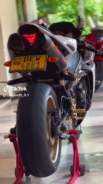 Exploring High Capacity Vehicles in Sri Lanka