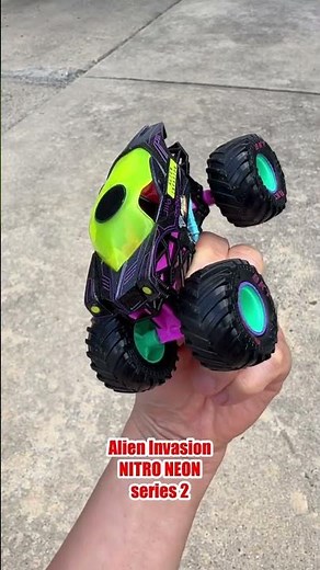 ALIEN INVASION Nitro Neon Monster Truck (series 2) 😱😱😱 #alieninvasion #monstertruck