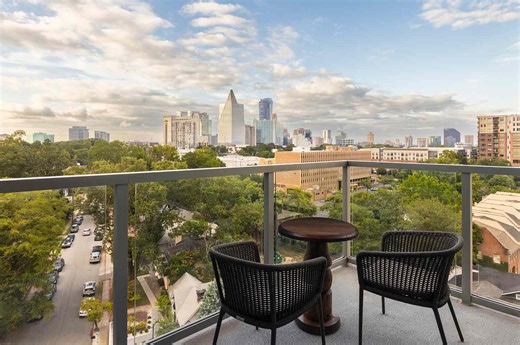 Atlanta’s Coolest New Hotel Has a Rooftop Pool and One Very Unlikely Amenity