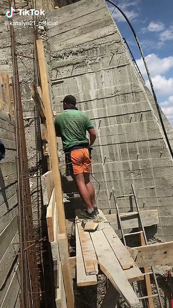 Відео користувача Katalin21 (@katalyn_official) з композицією «»