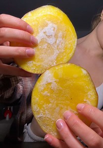 Let’s juice frozen pineapple, blood orange, mango, banana and melon ❄️ Wait for the final rating 👀 #juicer #juice #frozenfruits #asmr #kitchengadget