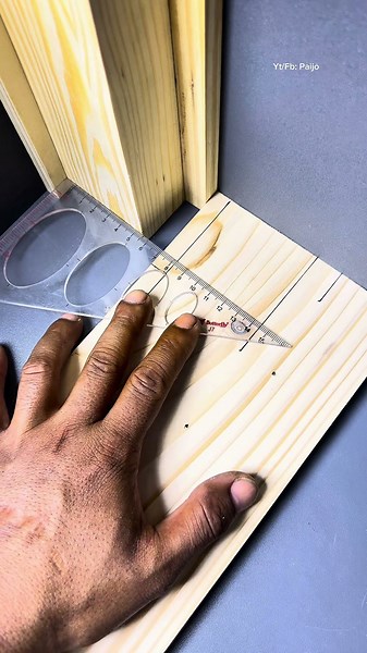 Simple way to determine the angle of wood #woodworking #carpentry #woodwork #tipsntricks #diy