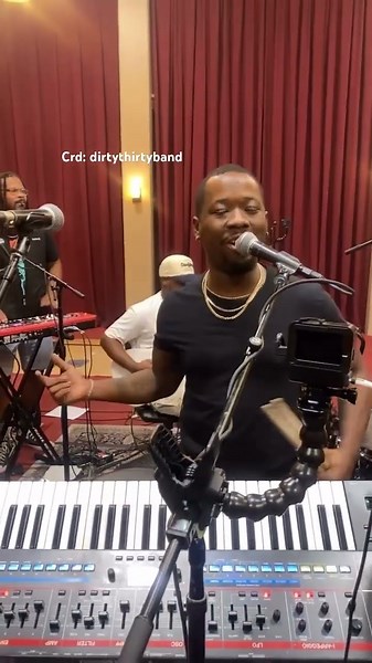 When the band understands the assignment 🤯🔒🔥 #drums #drummer #viralvideo #shorts