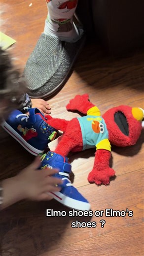 Elmo shoes 😂 #shoes #elmo #cute #toddlers