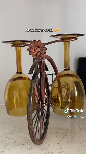 Don't say I do anything for ya'll😌🫰🏾🤍BOOKING LINK: https://www.booking.com/hotel/za/unit-122.en-gb.html (do confirm the price on the link provided,but I did double and triple check as it was the same amount I paid🤝)#durbanhotels #hotels #durbanaccommodation #hotelsindurban #apartmenttour #vacationapartments #durban #vacations #affordableaccomodation #affordablehotels