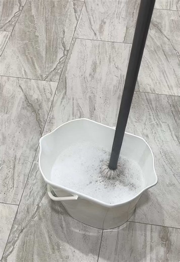 This is the first time I use this mop and the water got brown right after putting it in the water 🫠 btw I burnt my hands for this 😭 I used to love mopping with boiling water but my hands can’t take it anymore 💔 it’s been years since I’ve been able to mop my own space and it’s such a relief 😍 I want to start making cleaning content but idk how to go on about recording 😅 #fabuloso #mopwaterdump #mopping #moppingasmr #asmr #cleantok #asmrtok