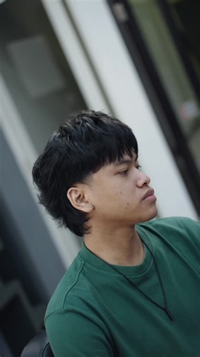 Haijoel Men’s Salon on Instagram: "ㅤㅤㅤㅤㅤㅤㅤShort mullet dengan karakter yang tegas dan potongan yang seimbang. Bagian depan tetap rapi, bagian belakang kasih sentuhan agar lebih berkarakter. Hairstylish: @baradita_ #HMS #TimeToHMS #barbershopjakarta #haircutpria #salonpriajakarta"