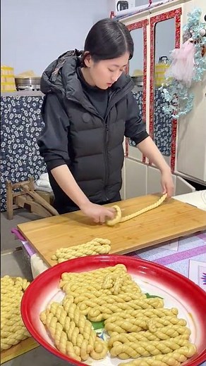 Perfect Braided Buns: A Simple Way To Create An Impressive Shape