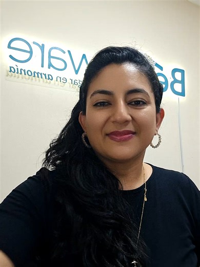 🌟 ¿Qué es Betterware? 🏆 Empresa con más de 30 años en México y que llegó a Ecuador en mayo 2025. 🏡 Ofrece productos para el hogar, uso personal y más, con precios flexibles y gran calidad. 💼 Beneficios como ASOCIADA (vendedor/comprador): 📦 Pedido mínimo $50 PVP 💰 Ganancia del 24% al 26% 🎁 Sistema de puntos para canjear por premios para amoblar tu hogar GRATIS. 👩‍💼 También puedes ser DISTRIBUIDORA: 👥 Lidera un equipo 💵 Comisiona según el nivel de ventas 🏠 Gana puntos para amoblar tu c