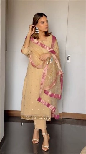 #naapushde #himanshikhurana #avneetkaur #fukrainsaan #saivifareed #trendingshorts #trending #shorts