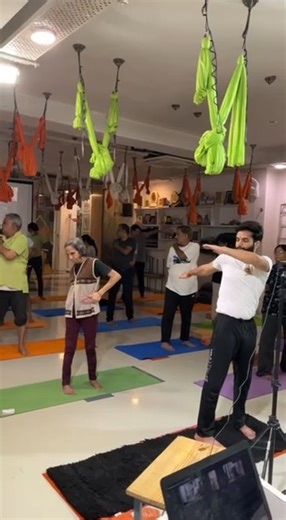 Awaken your body and calm your mind with General Yoga sessions guided by International Yoga Guru – Yogacharya Dhakaram. 🌄 These sessions are designed to bring balance, vitality, and peace into your daily routine. With a thoughtful blend of asanas, pranayama, and relaxation practices, Guru Ji helps you connect deeper with yourself while improving strength and flexibility. ✨ What You’ll Experience: ✔️ Energizing movements to awaken the body ✔️ Breathwork for clarity and calm ✔️ Gentle stretching 